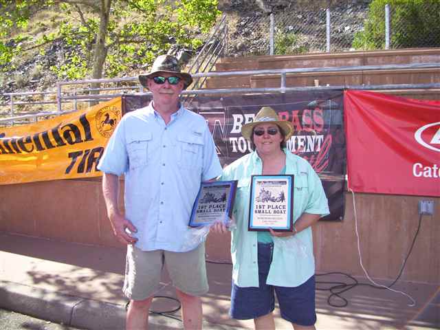 Glenn and Shelley Sargent take first in the small boat 